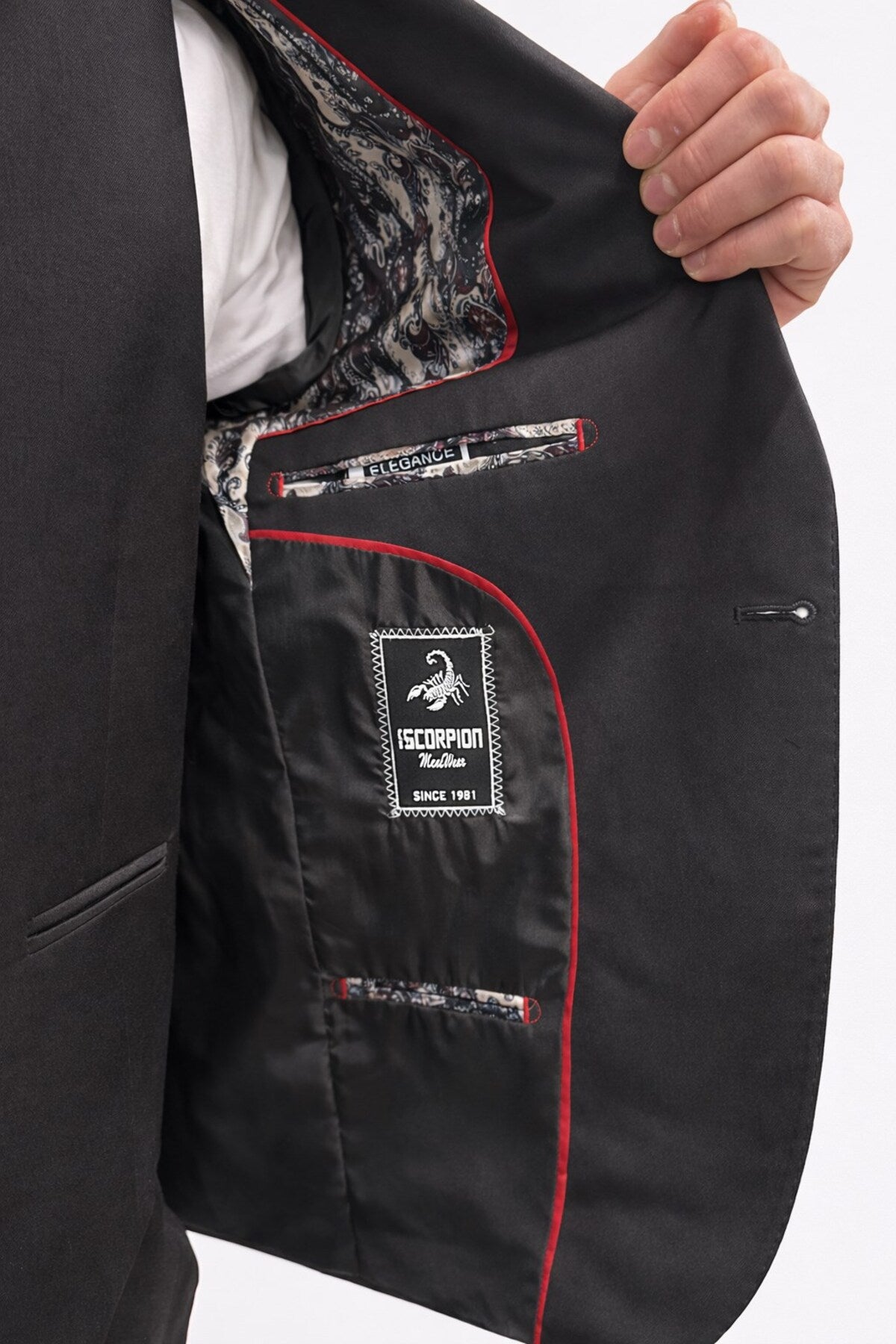 Erkek Klasik Slim Fit Takım Elbise – Notch Yaka, Yaka Punto Dikişli, Tek Düğmeli, Çift Yırtmaçlı - Siyah