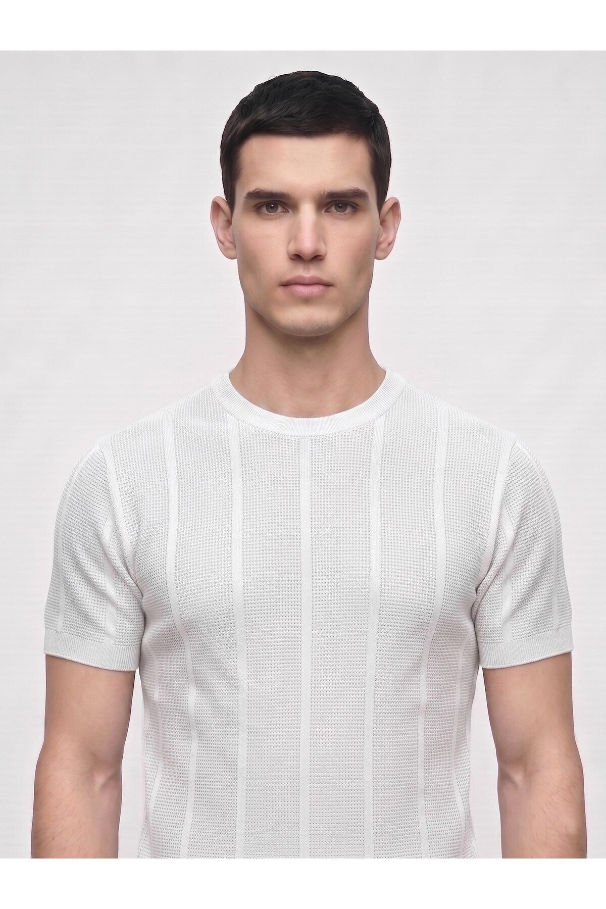 Erkek Bisiklet Yaka Kısa Kollu Triko Tişört – Dokulu Örgü Modern Kesim Yazlık T-Shirt - Beyaz