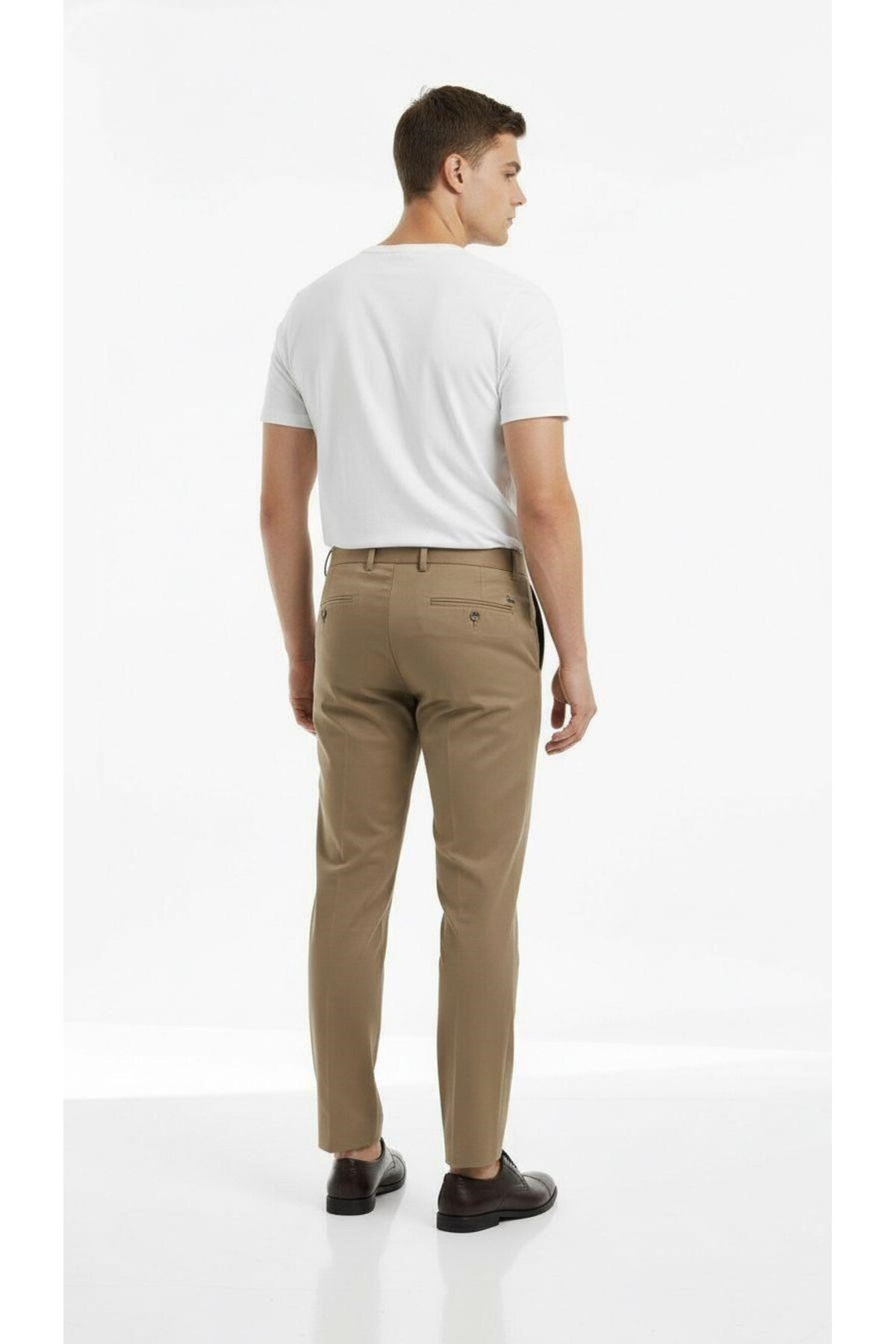 Erkek Slim Fit Klasik Kumaş Pantolon – Dar Kesim, Günlük ve Ofis Kullanımına Uygun Şık Tasarım - Bej