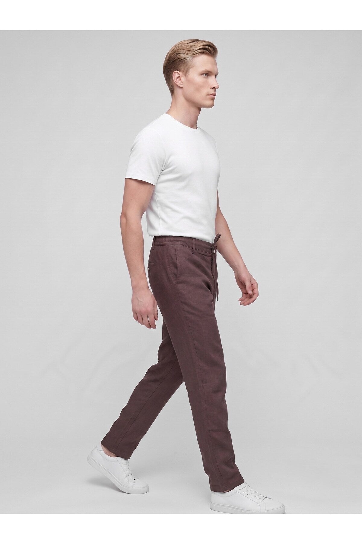 Erkek Keten Pantolon – Bağcıklı Bel, Slim Fit Rahat Kesim Yazlık Pantolon - Kahverengi