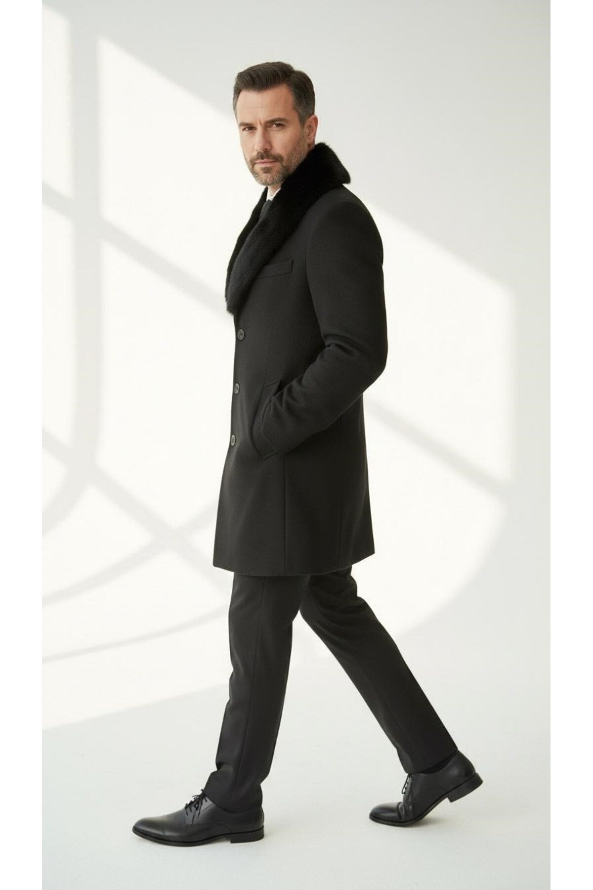 Erkek Uzun Kaşe Kaban – Çıkartılabilir Kürk Yaka, Astarlı ve Cepli Slim Fit Mont (Bej, - Siyah
