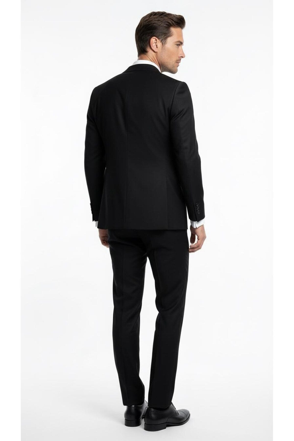 Erkek Klasik Slim Fit Takım Elbise – Notch Yaka, Yaka Punto Dikişli, Tek Düğmeli, Çift Yırtmaçlı - Siyah